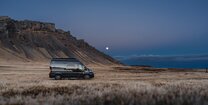 CROSSCAMP Camper Van 541 vor Abendhimmel in Island