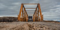 FULL überquert Brücke in Island
